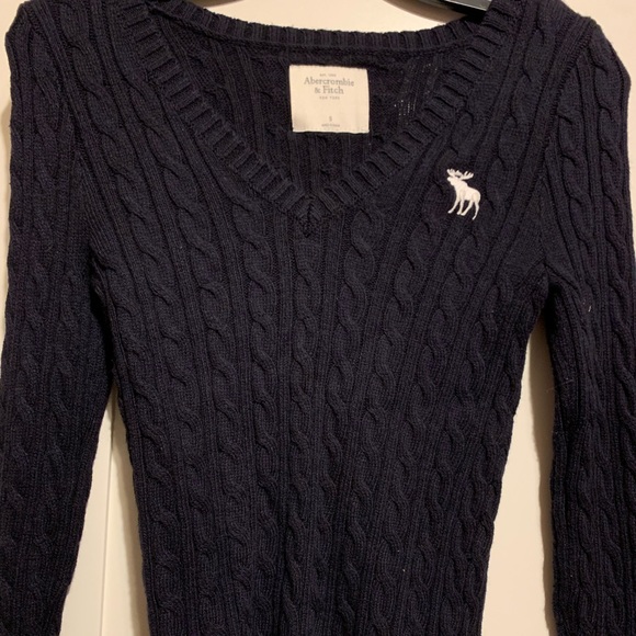 Sweater - Picture 1 of 2